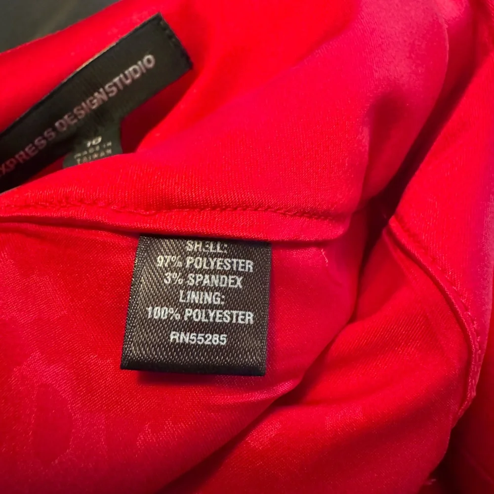 NWT! Vintage Express Red Skirt with Front  Gold Zip & Gold Horsebit Hardware 10 - Picture 7 of 10